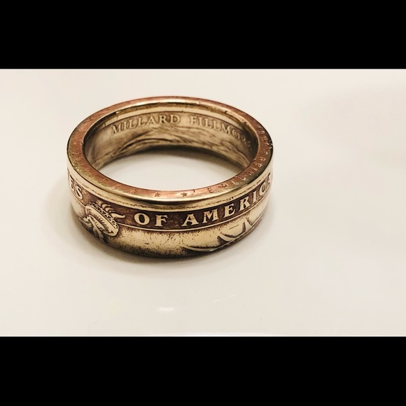 One dollar gold color coin ring. - Picture 4 of 8